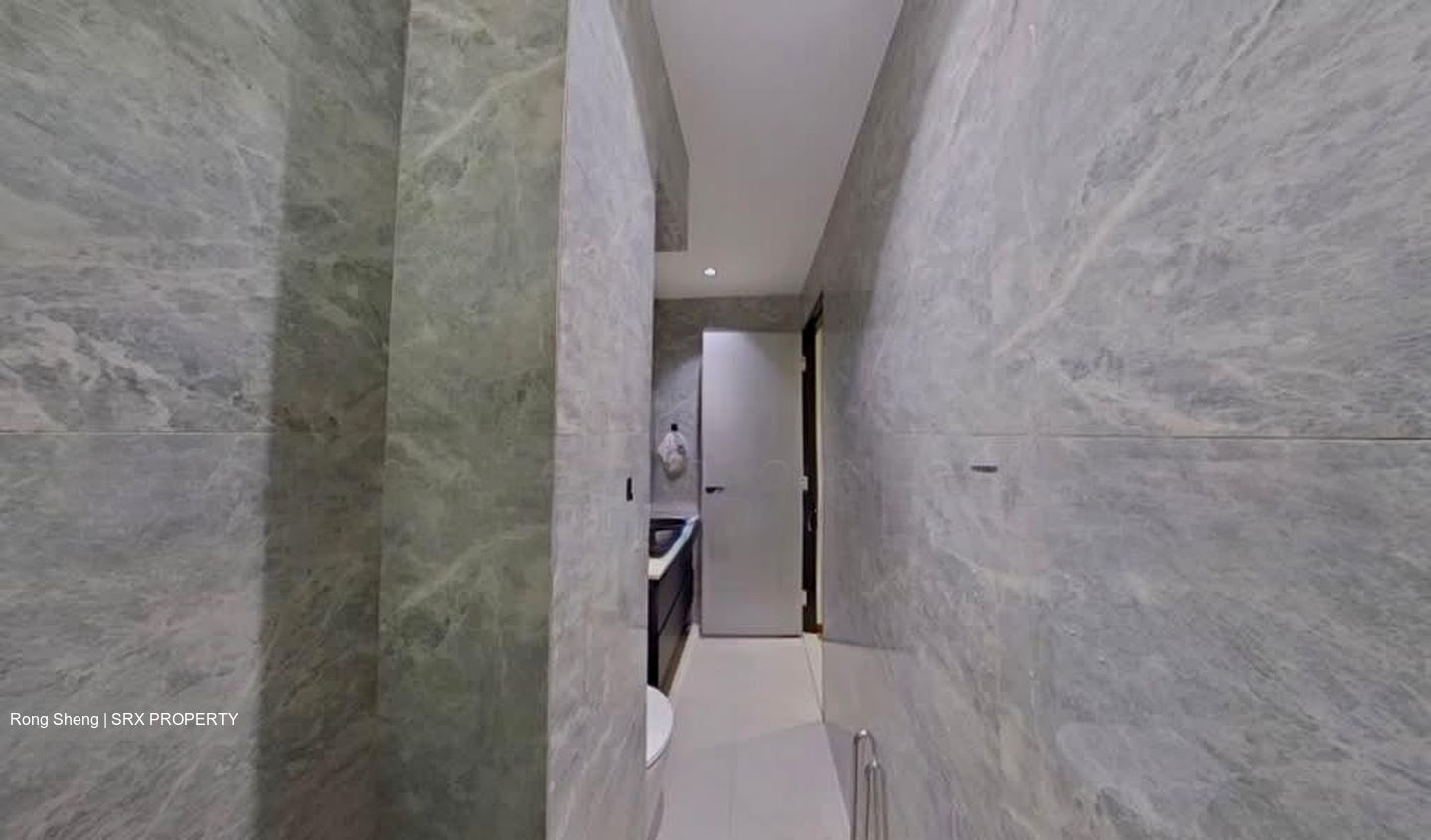Blk 556 Jurong West Street 42 (Jurong West), HDB Executive #558408481